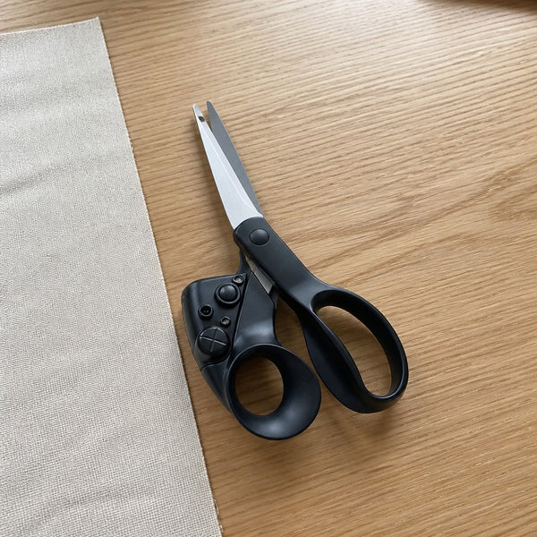 Makes straight cuts so much easier