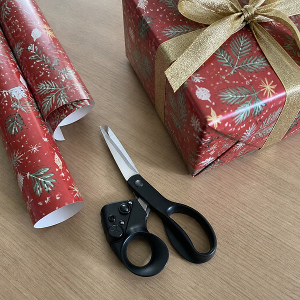 Sharp blades and comfortable handle